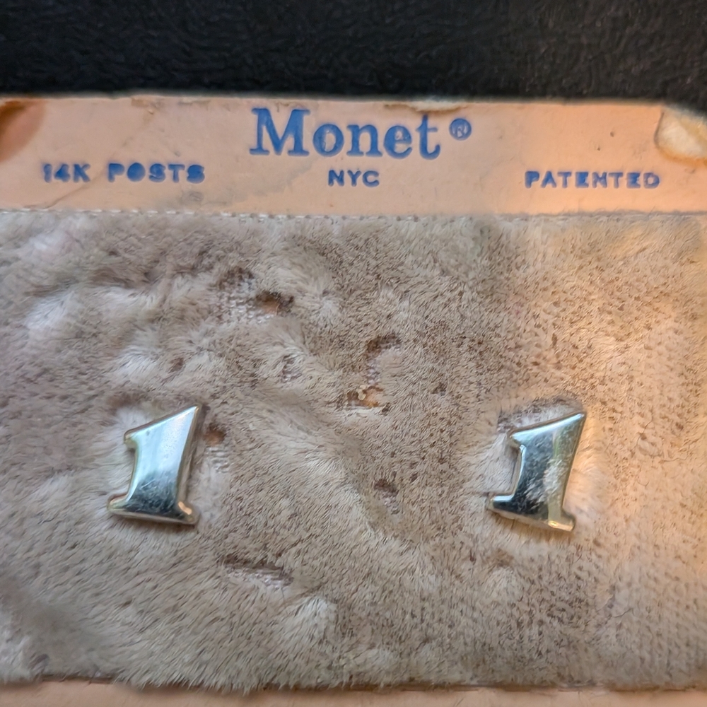 Monet 14K Post Earrings Vintage 11